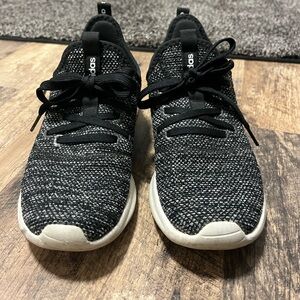 Women’s Cloudfoam Adidas Sneakers (Size 6 1/2)